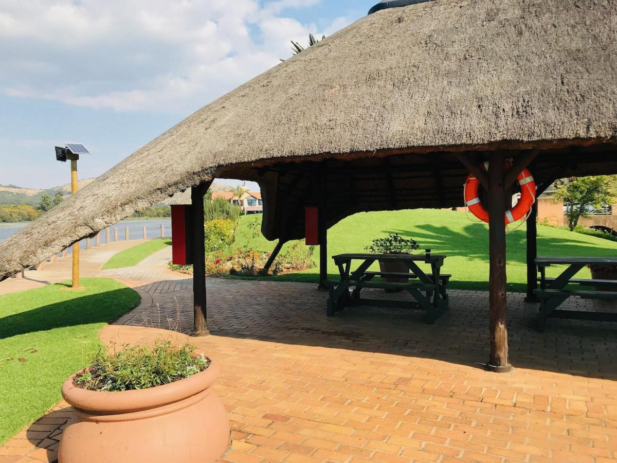 Hotel 37 On Eagles Hartbeespoort Zewnętrze zdjęcie